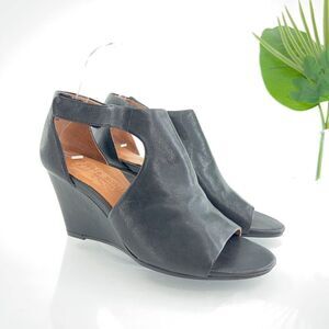 Gentle Souls Women's Lunette 75 Hooded Sandal Size 7 Wedge Heel Black Leather